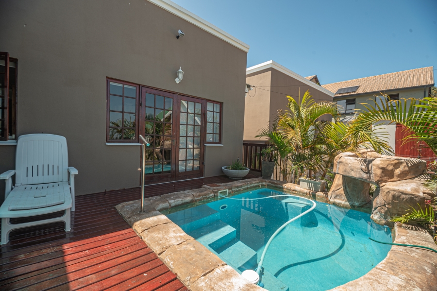 4 Bedroom Property for Sale in Fraaiuitsig Western Cape